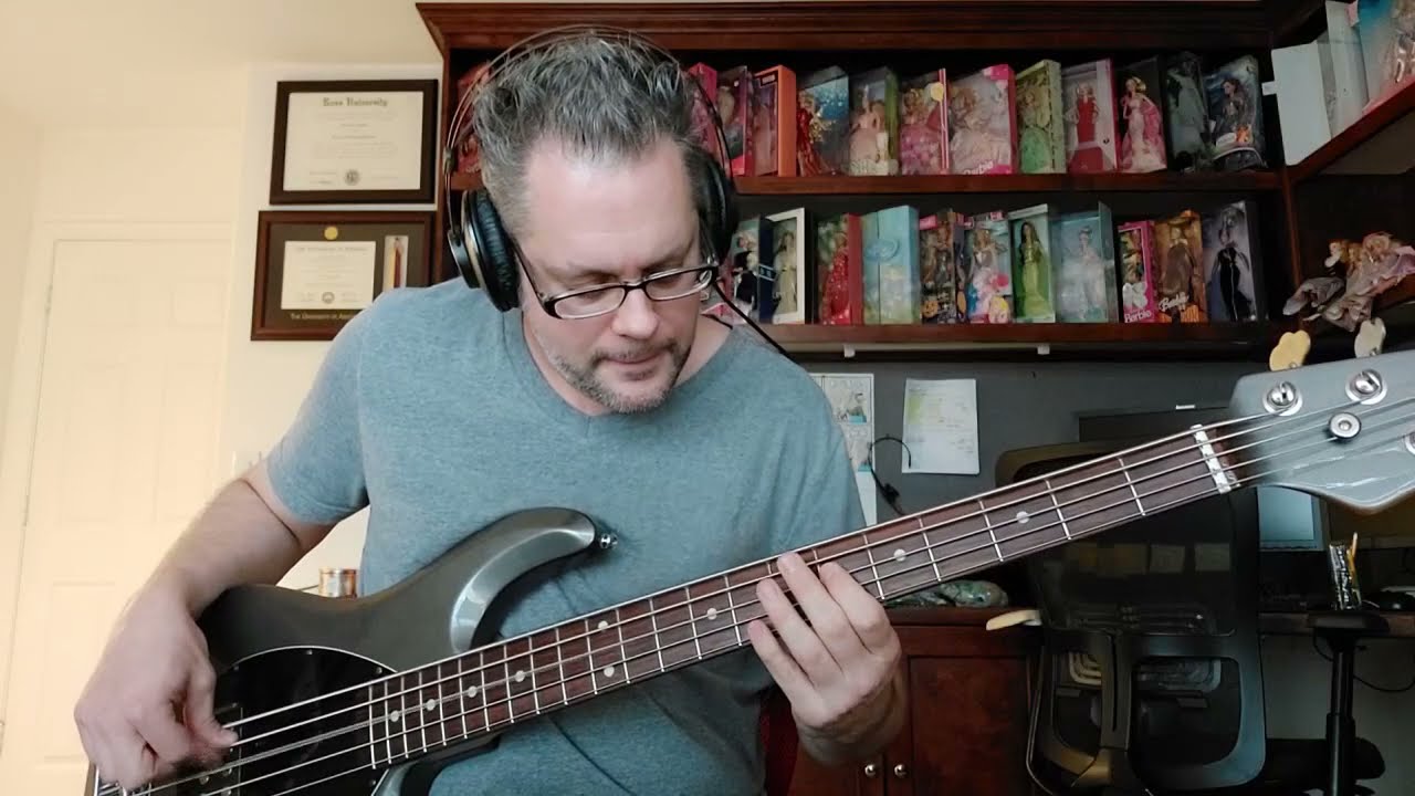 Foster the People - Pumped Up Kicks (Bass Guitar Cover)