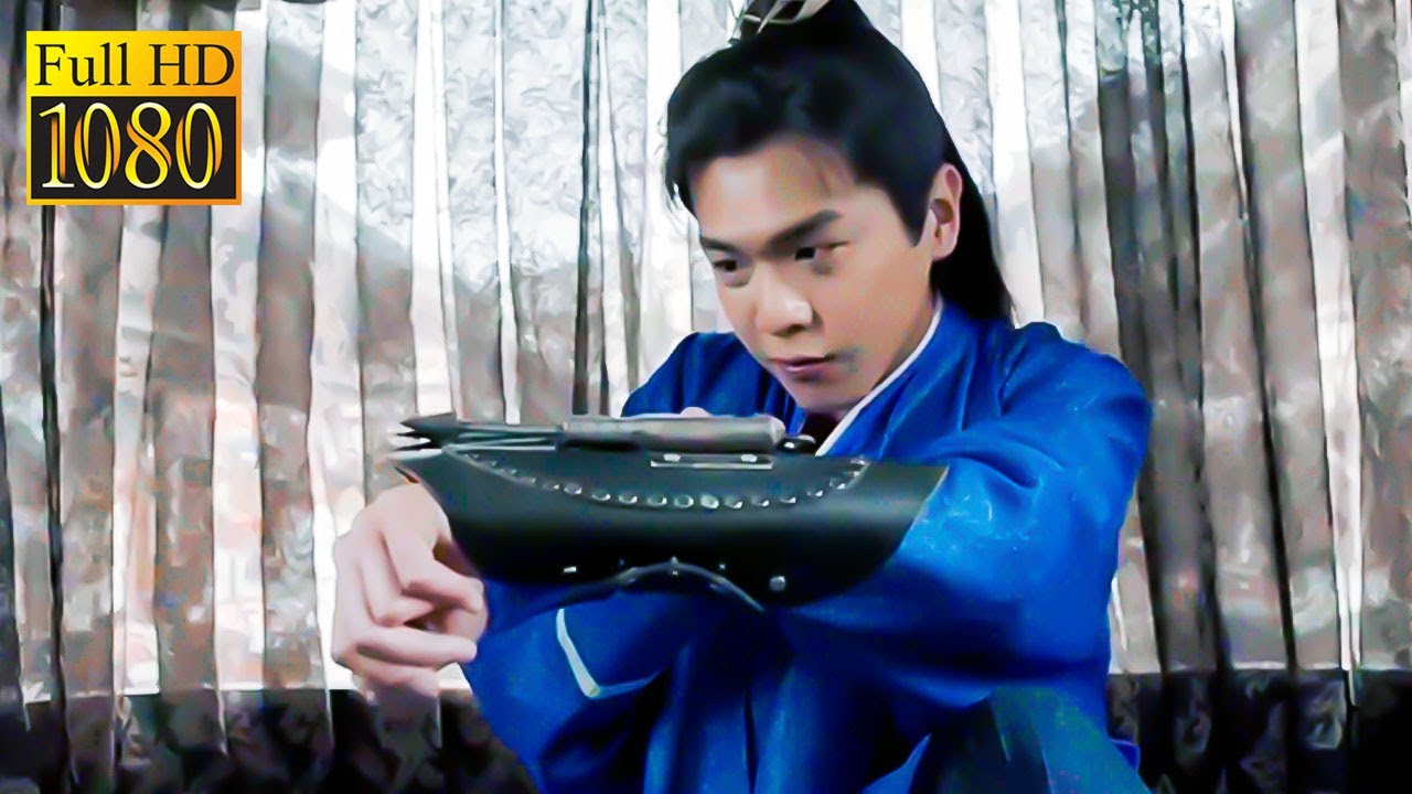 У этого человека много скрытого оружия, и он легко победит всех мастеров!