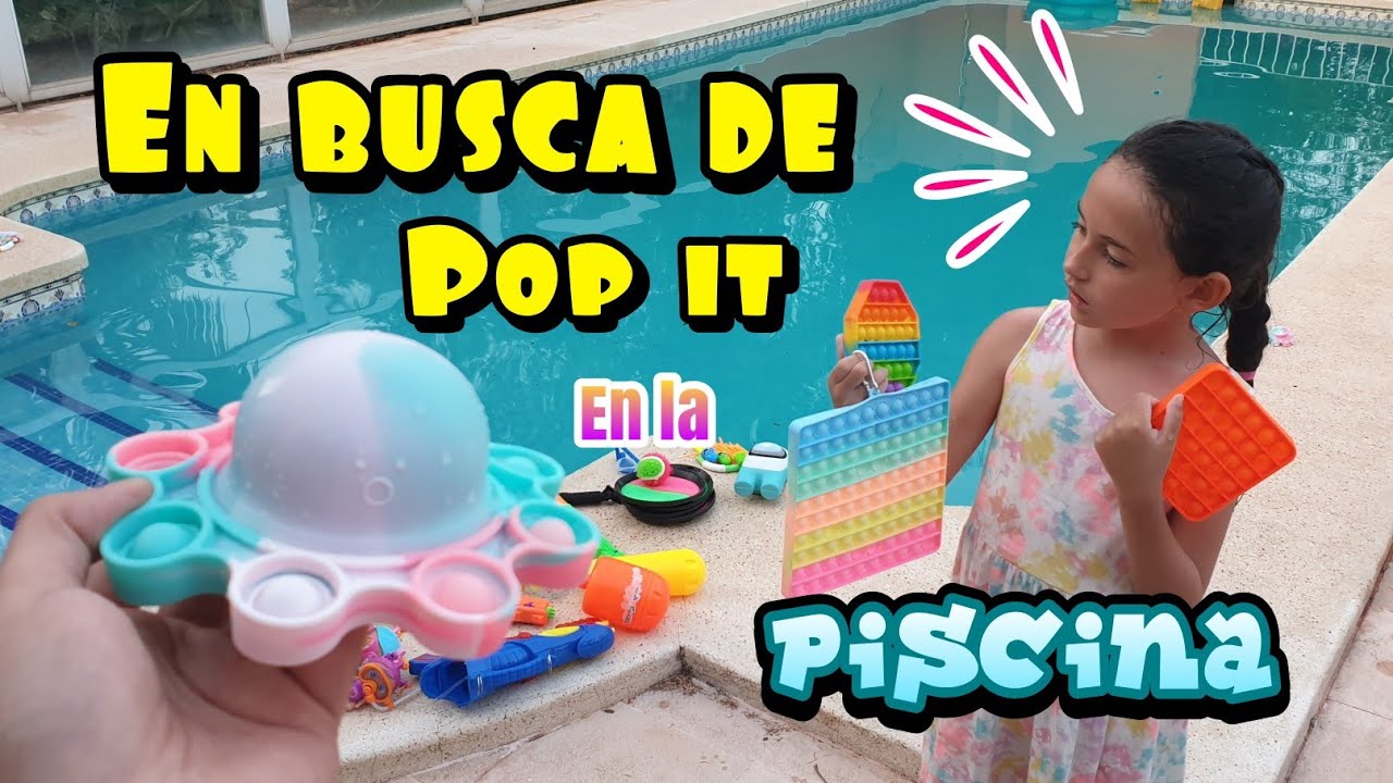 EN BUSCA DEL POP IT en la PISCINA !! jugamos con muchas cosas virales en el agua
