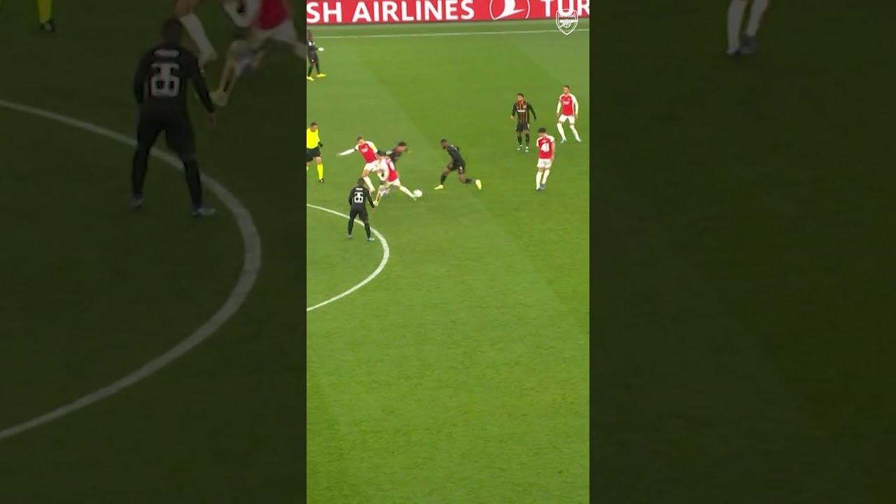 Declan Rice bossing the midfield in the Champions League 😍