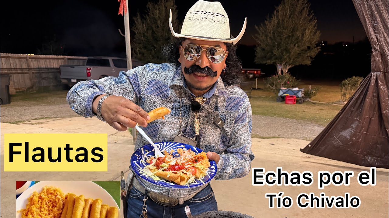 Flautas con arroz y salsa en molcajete | Tío Chivalo 