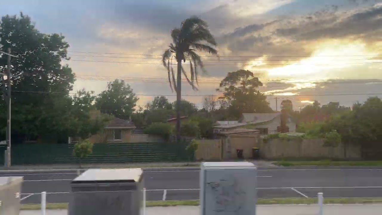 Yarraman railway station to Sandown Park railway station, Melbourne