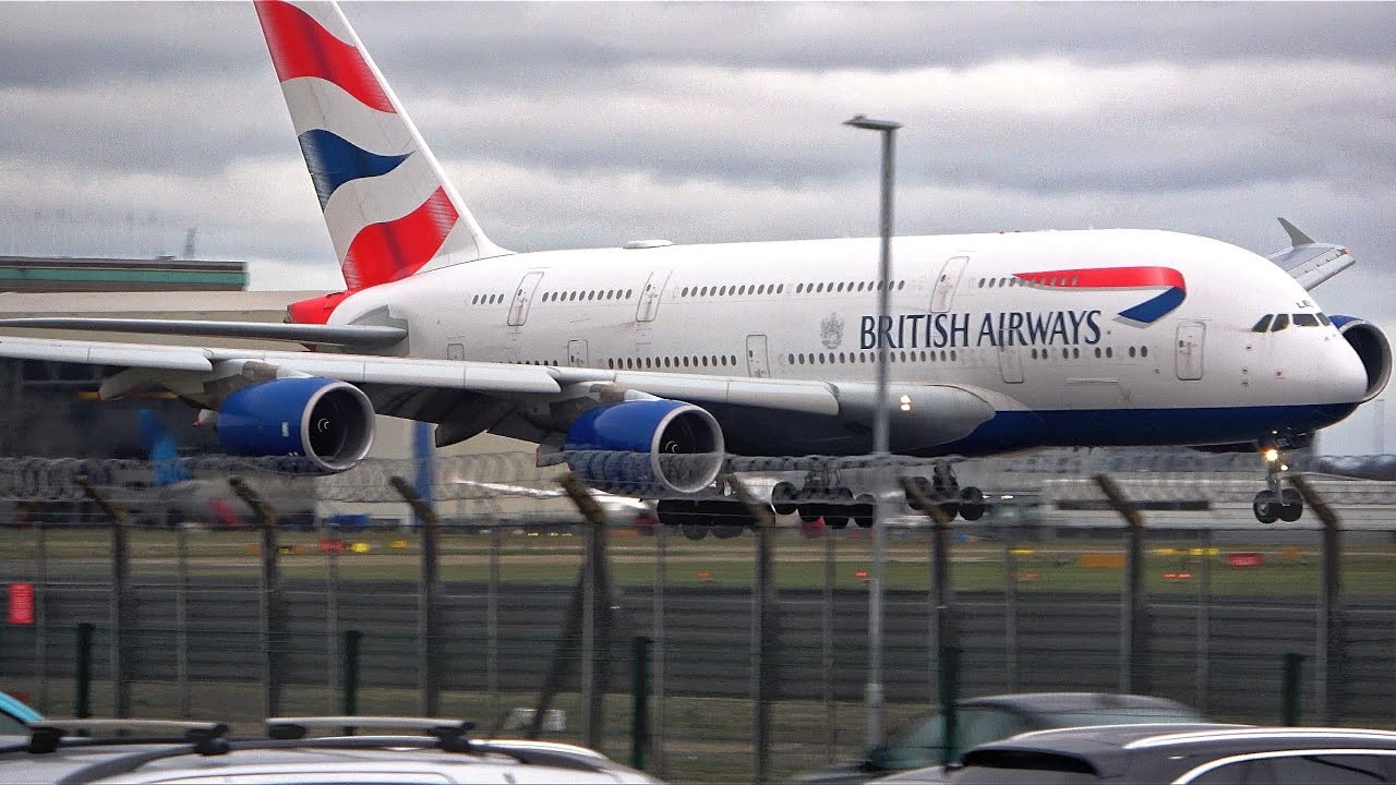 DRAMATIC A380 TOUCH DOWN - WINDY HEATHROW ARRIVALS - 24/12/23 4K
