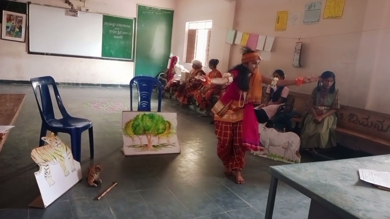 Abhinaya geethe -   this student secured first prize in District level pratibha karanji,Davangere