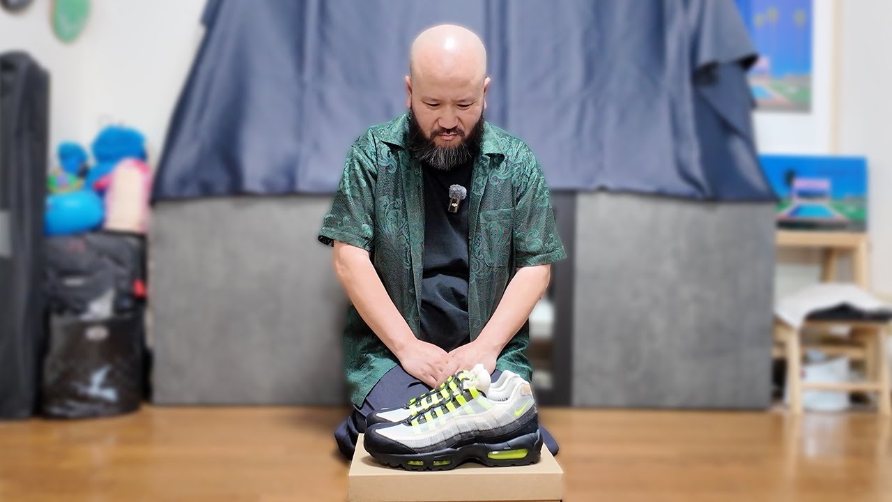 【スニーカー】嫁に内緒で買ったプレ値のスニーカーを自らばらして当然の如く禊を受ける動画【禊】