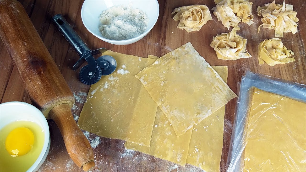 COMO FAZER MASSA FRESCA 👩‍🍳 FÁCIL de  FAZER p/ MONTAR LASANHA, RONDELLI e CANELONE