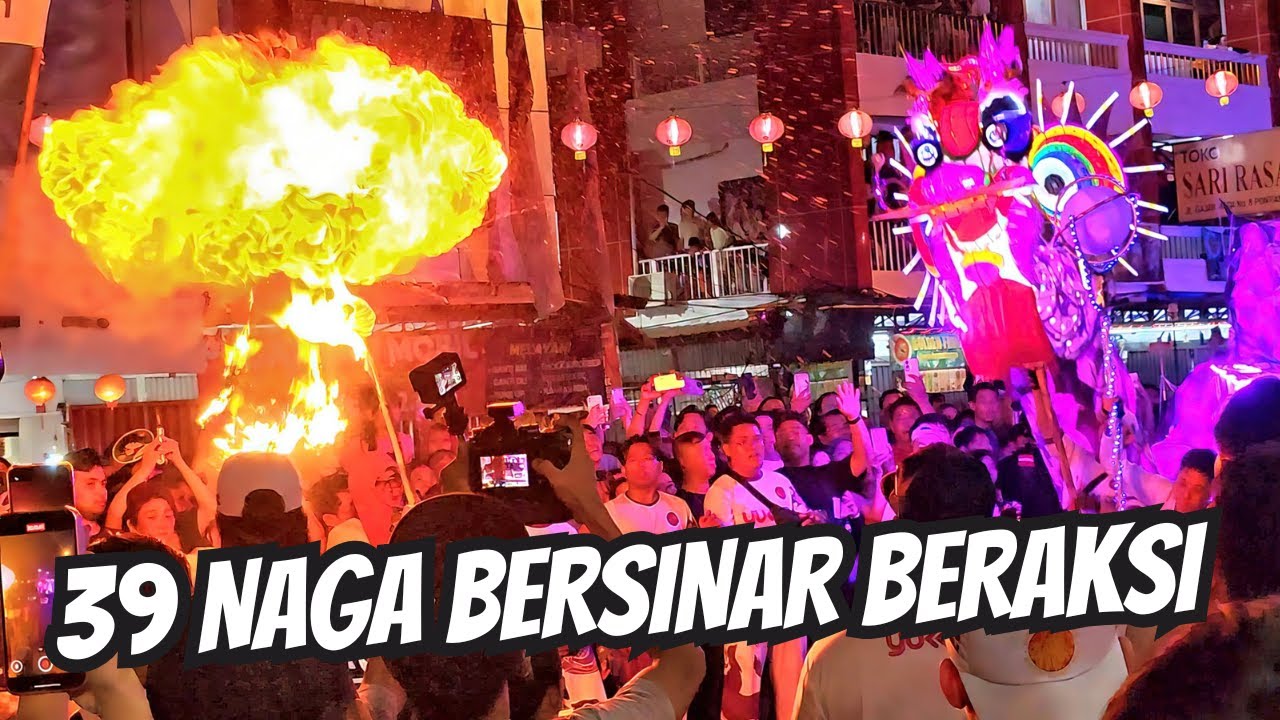39 NAGA BERSINAR MENGGEMPARKAN RIBUAN WARGA KOTA PONTIANAK DALAM SATU MALAM