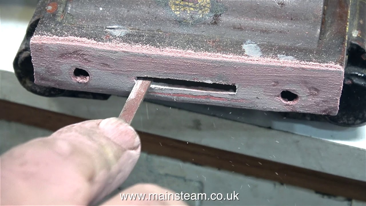 RESTORING A VINTAGE BING CLOCKWORK TRAIN - PART #4