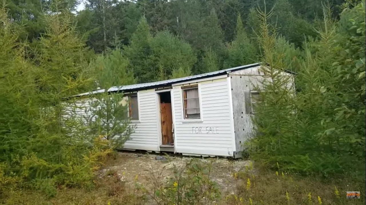 Abandoned Mobile Home And Motorcoach RV Deep In The North, Beaver Lodge