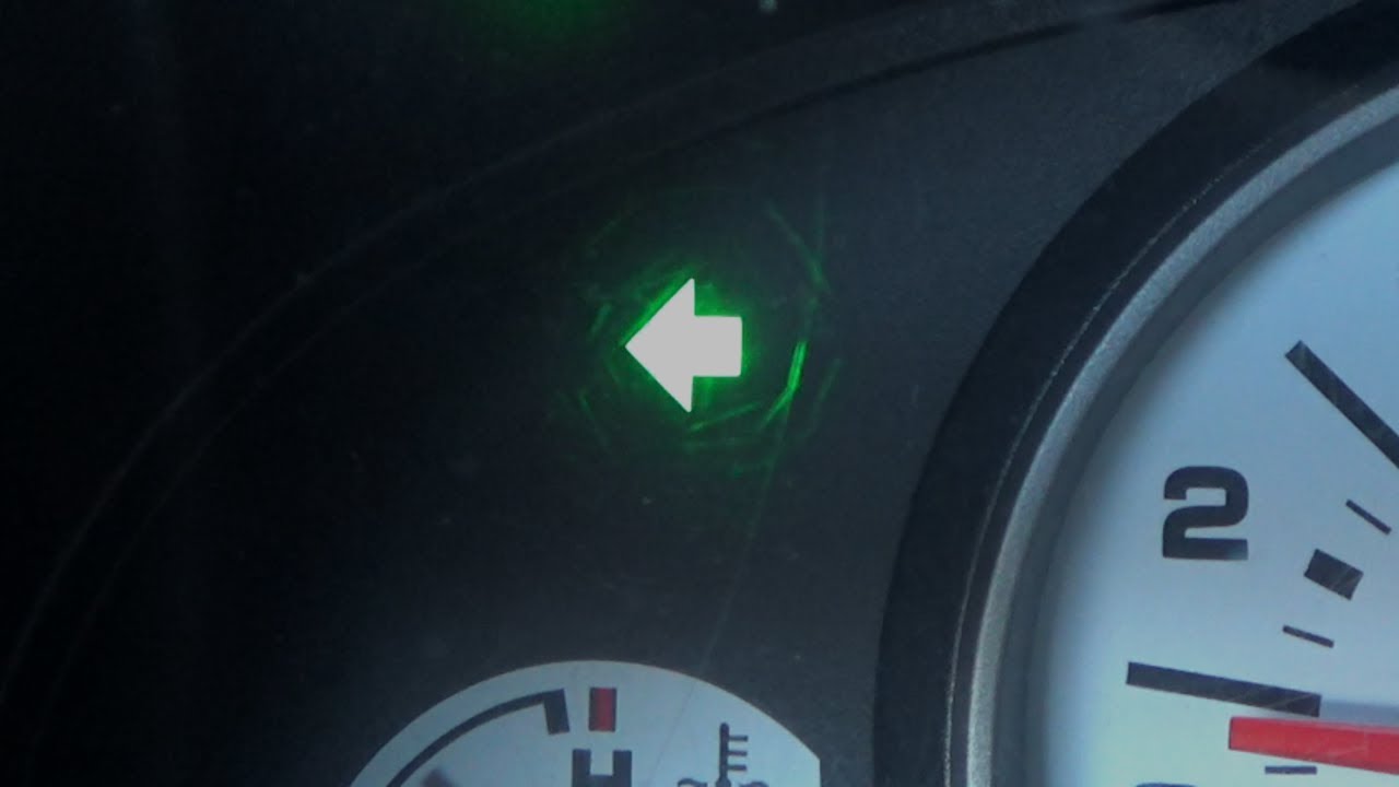 Dash turn signal light bulb replacement (2001-2007 Ford Escape)