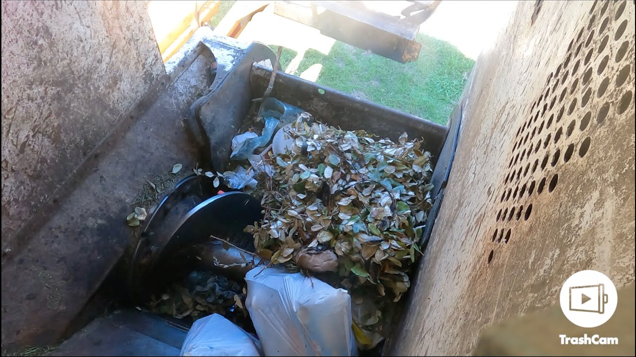 [‼️CHECK IT OUT‼️] . . .  trash truck  🚛  DESTROYING trash . . .