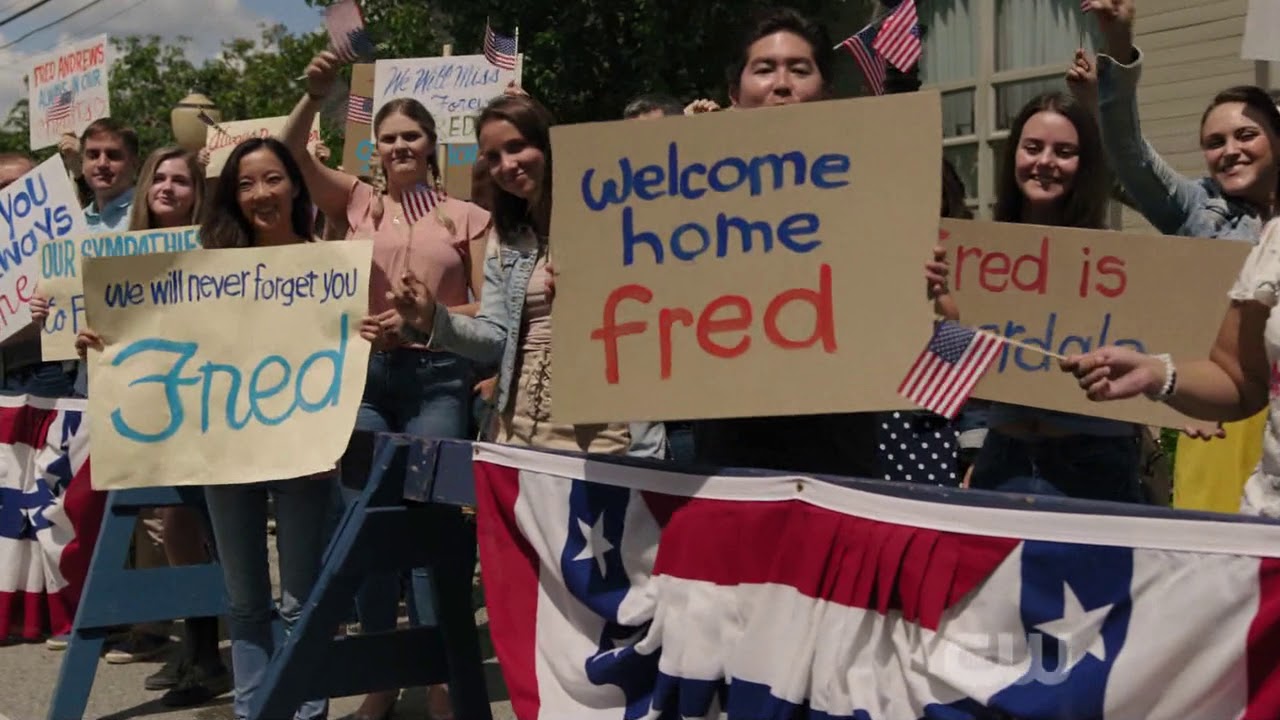 Fred Andrew's Coffin Police Escort - Riverdale S04E01 clip