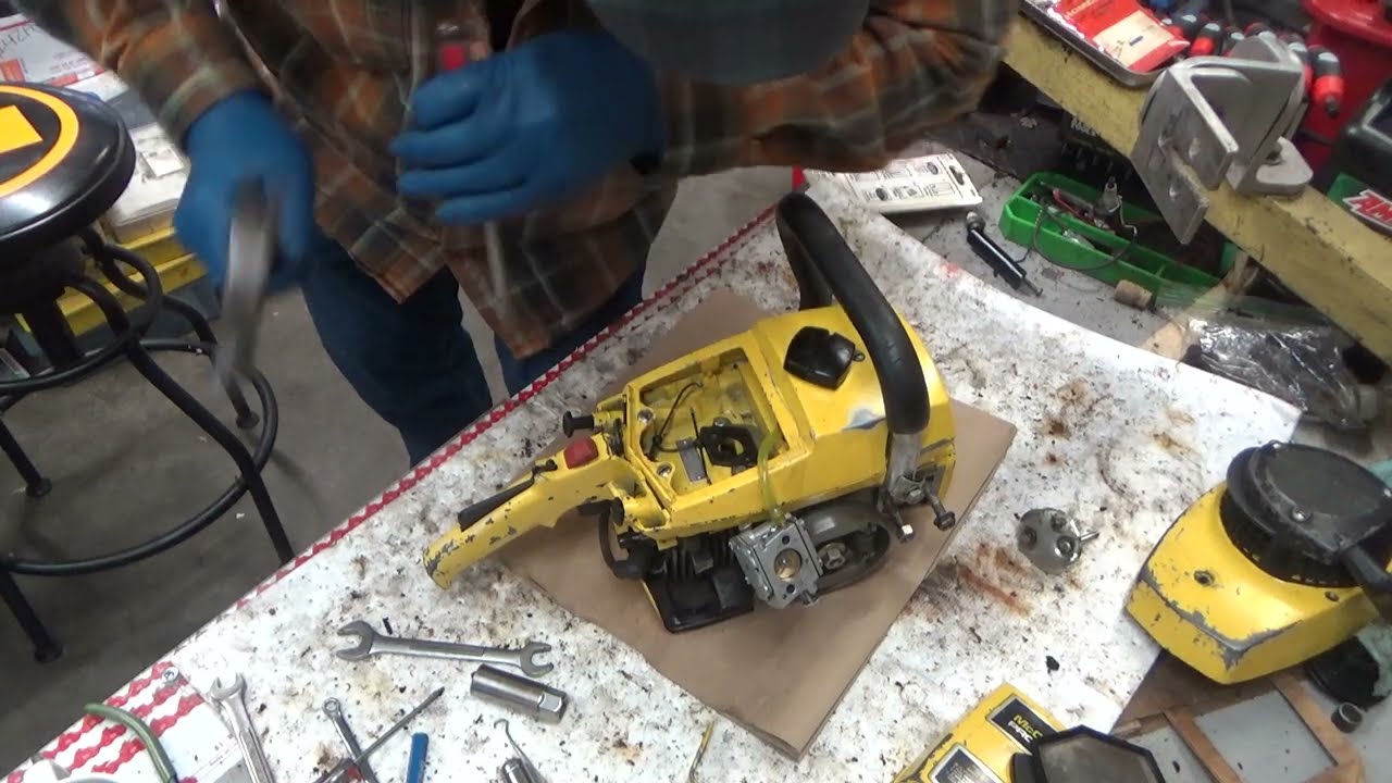McCulloch Pro Mac 55 Throws Down The Gauntlet Part 2: Checking Seals & Gaskets, Much Futility!!!