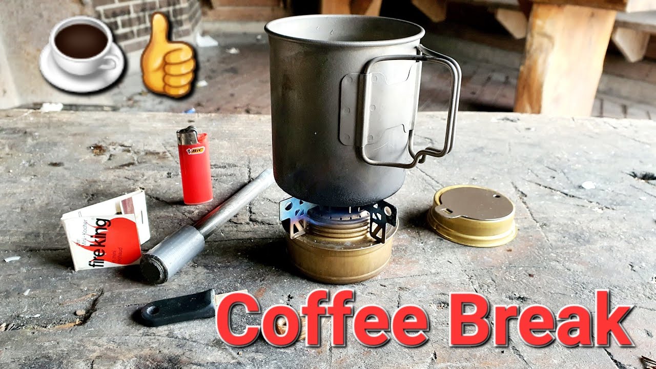 Kaffeepause mit dem Trangia Spiritusbrenner (Startschwierigkeiten) Vermüllter Platz, wie so oft! :-(