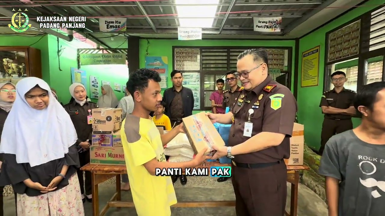 BERBAGI TAKJIL DAN SEMBAKO BERSAMA ANAK-ANAK BERKEBUTUHAN KHUSUS DI SLB WARAQIL JANNAH