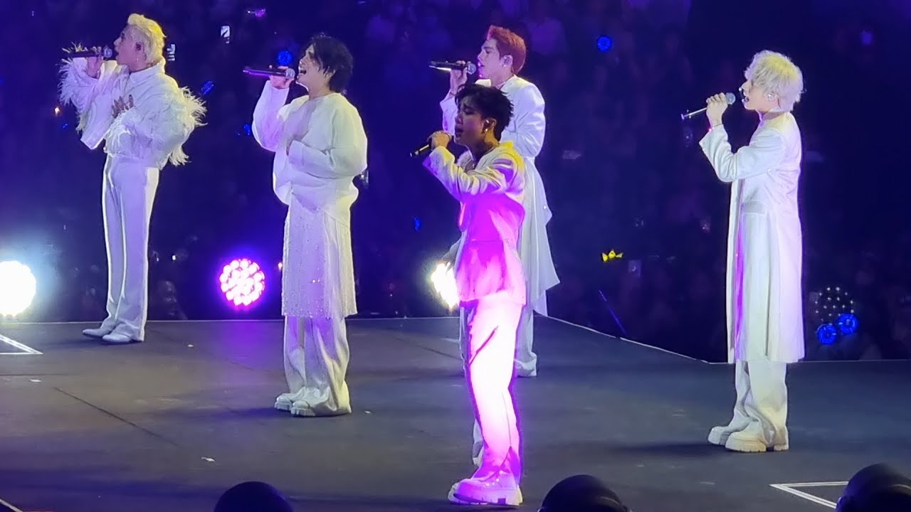 NYEBE - SB19 Fancam - 230624 SB19 Pagtatag in Manila Day 1, Araneta Coliseum - Fan Boy Doll Arch