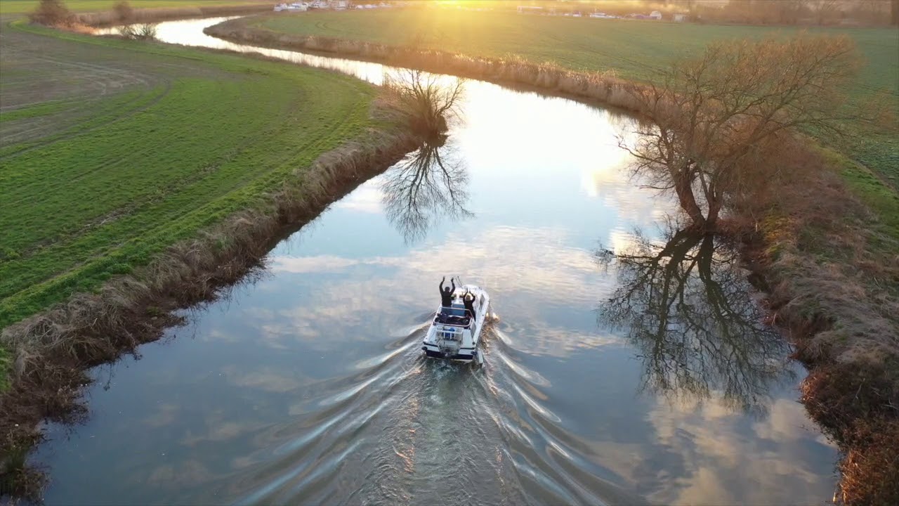 Cruising along the River Stour at Grove Ferry by drone