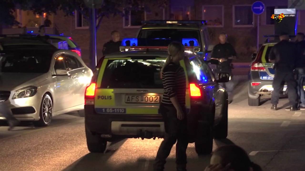 Bråk på McDonalds – tio polisbilar på plats