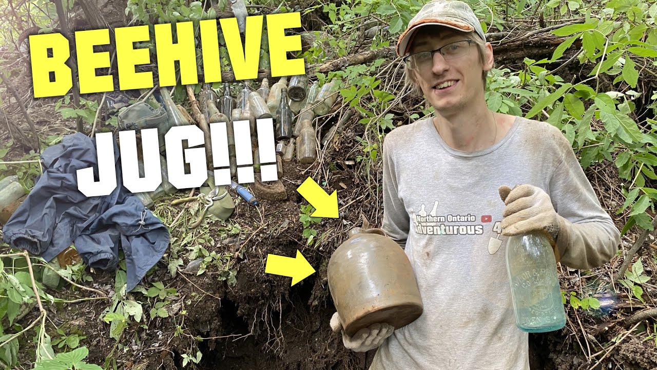 1900's BEEHIVE STONEWARE JUG FOUND!!! Stunning Antique Bottles Discovered in 100 Year Old Town Dump!