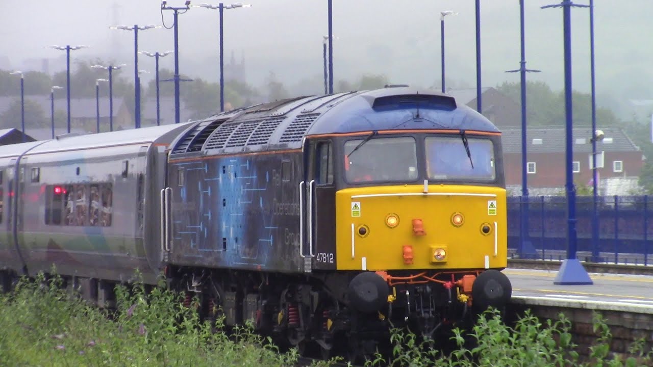 Rail Operations Group 47812 coasts past Stalybridge working 5Q32