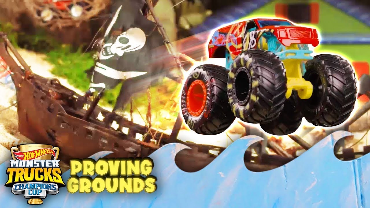 ¡Las MEJORES batallas MONSTER TRUCKS! 5 Alarm vs Tiger Shark💀 |Hot Wheels Monster Trucks en Español