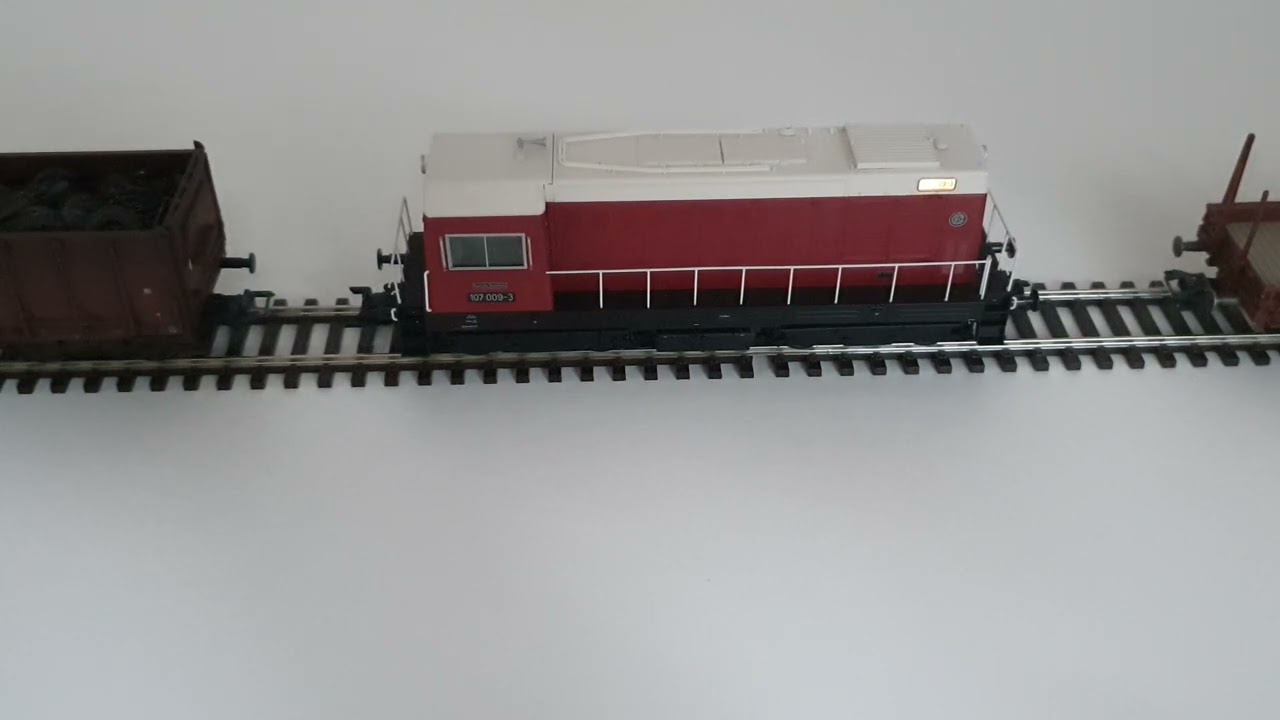Piko 52420 Diesellok BR 107 mit Jacek-Sound und ESU Digitalkupplung
