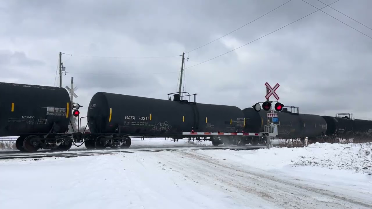 Westbound: CN 3876 & CN 3416 pulling mixed freight | CN Kingston Sub | Dec. 16, 2025