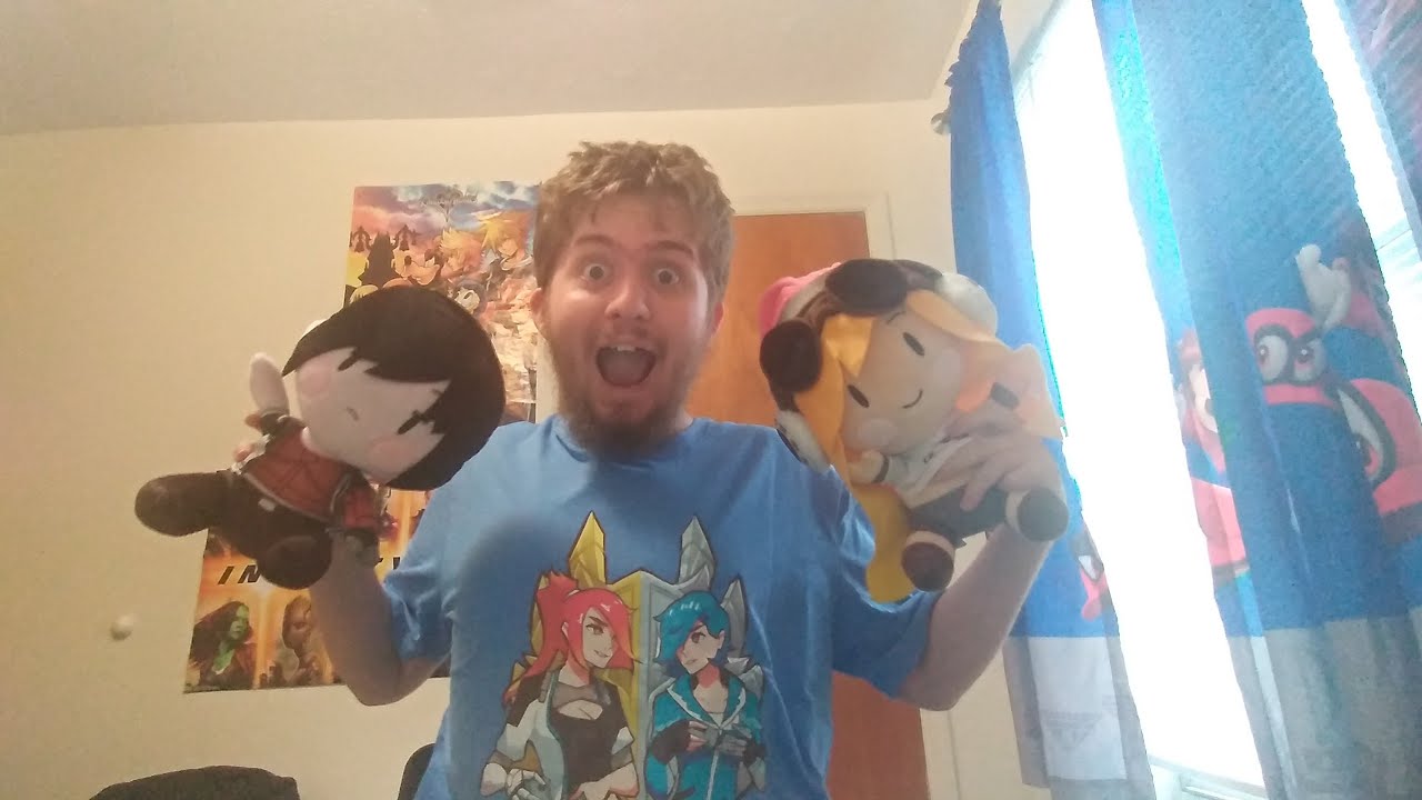 Meggy, Masa, & Meta Runner Shirt Unboxing