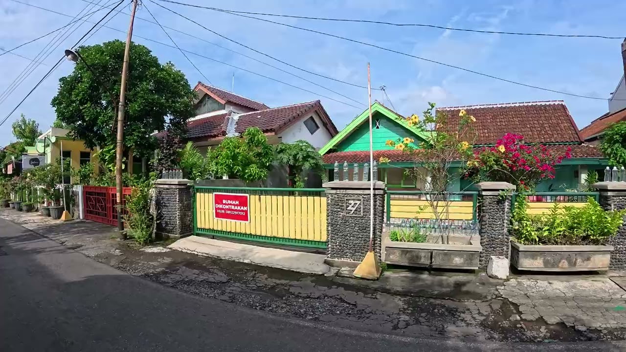 Jalan Pagi di Sepanjang Jalan Potrosari, Srondol, Semarang
