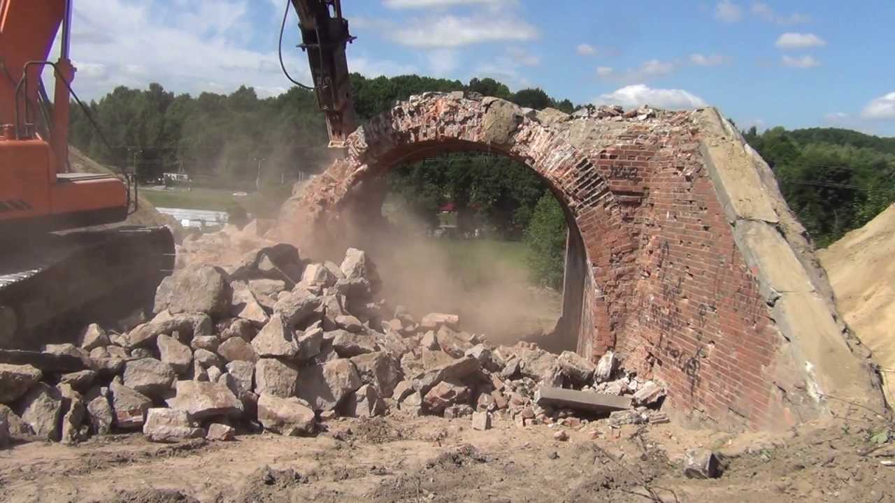 Wyburzenie tzw. wiaduktu gdyńskiego na trasie PKM - 18.07.2013 r.