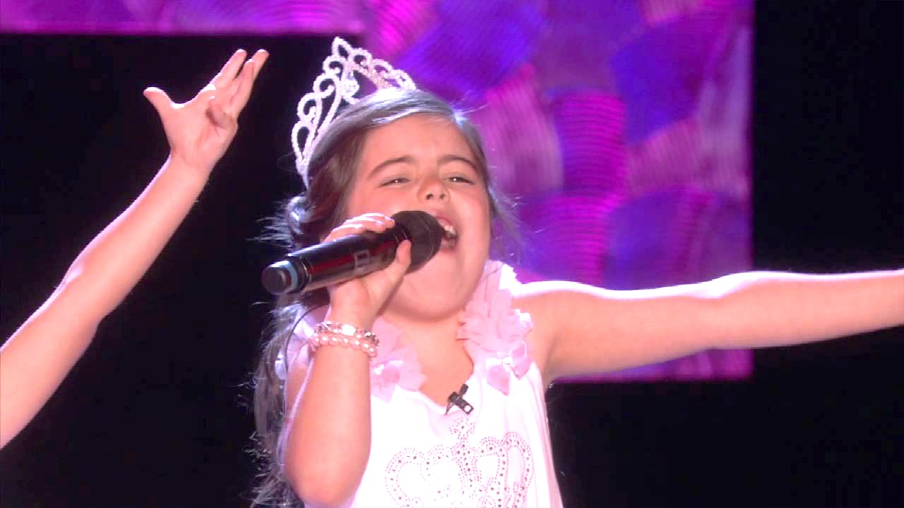 Sophia Grace and Rosie Sing 'Rolling in the Deep'
