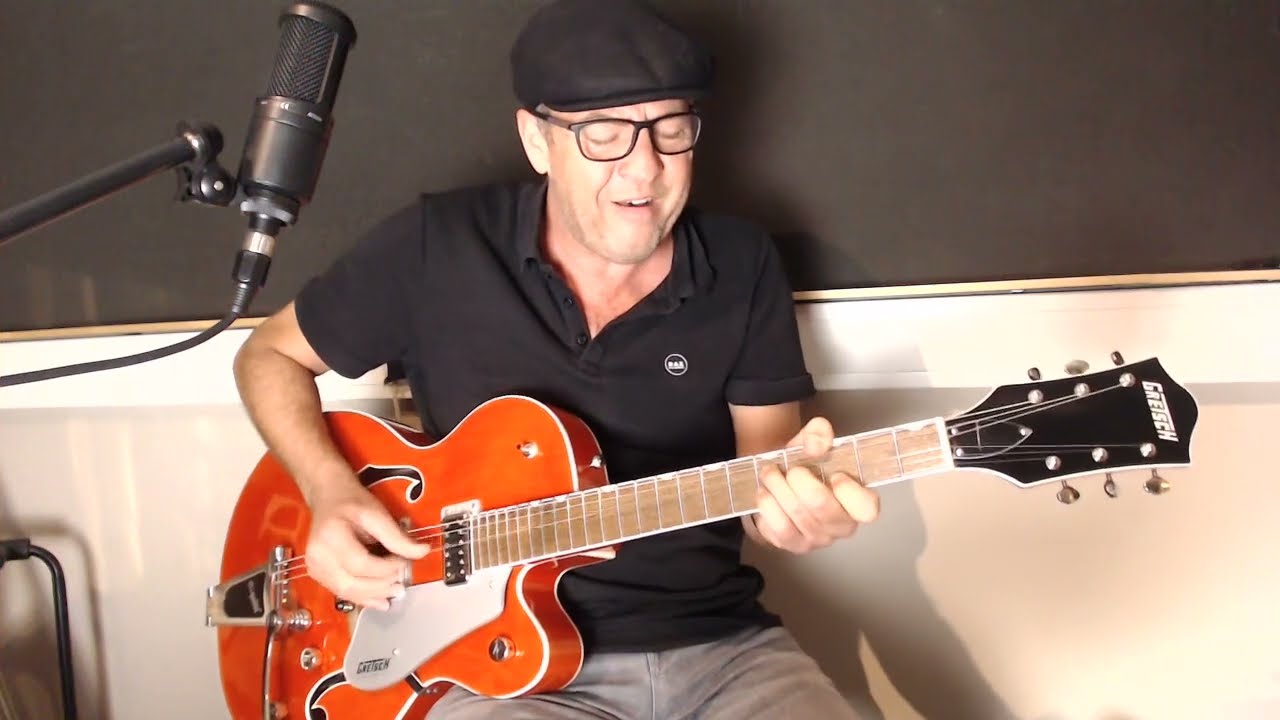 Blue moon of Kentucky -  (vocal and fingerpicking)