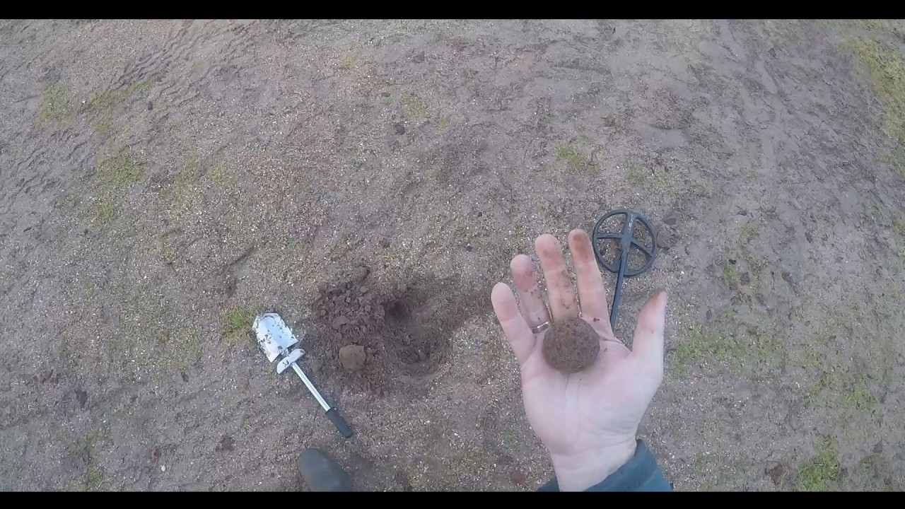 Metaaldetectie Nederland: kanonskogel in het bos!