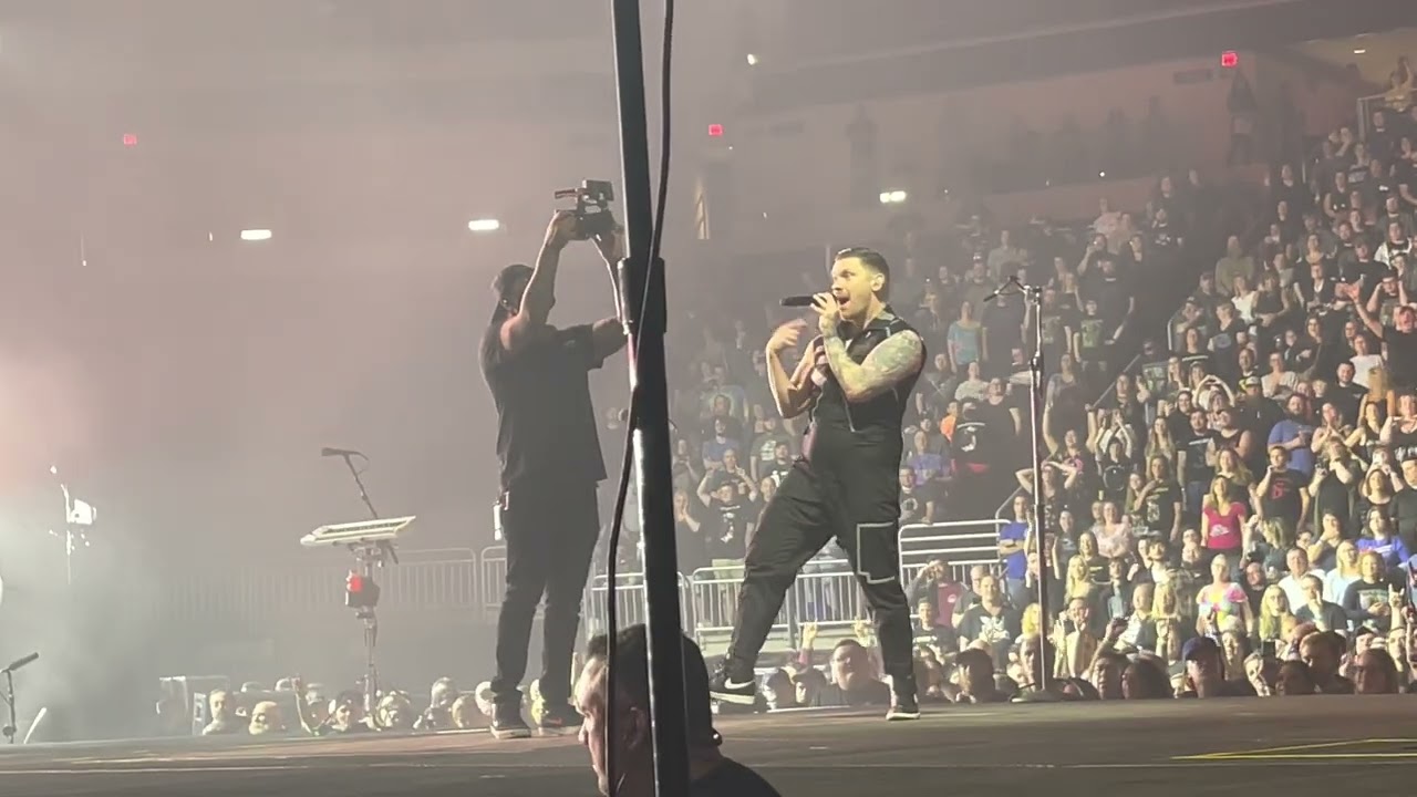 10 Shinedown - Enemies Hershey 04152022