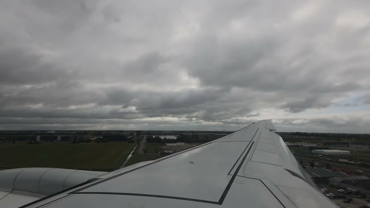 Attérrissage Amsterdam Schiphol Aéroport ,Turbulance - Embraer E195-E2.