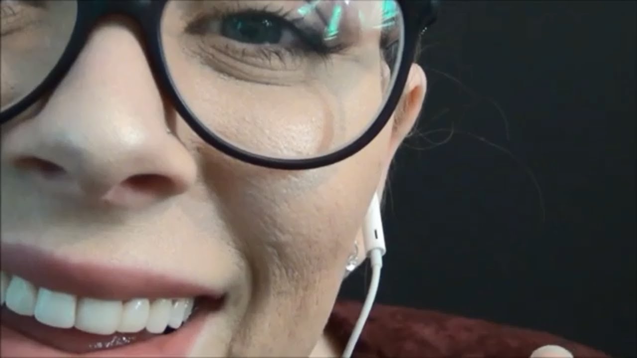 [ASMR] Up Close Gum Snapping & Chewing