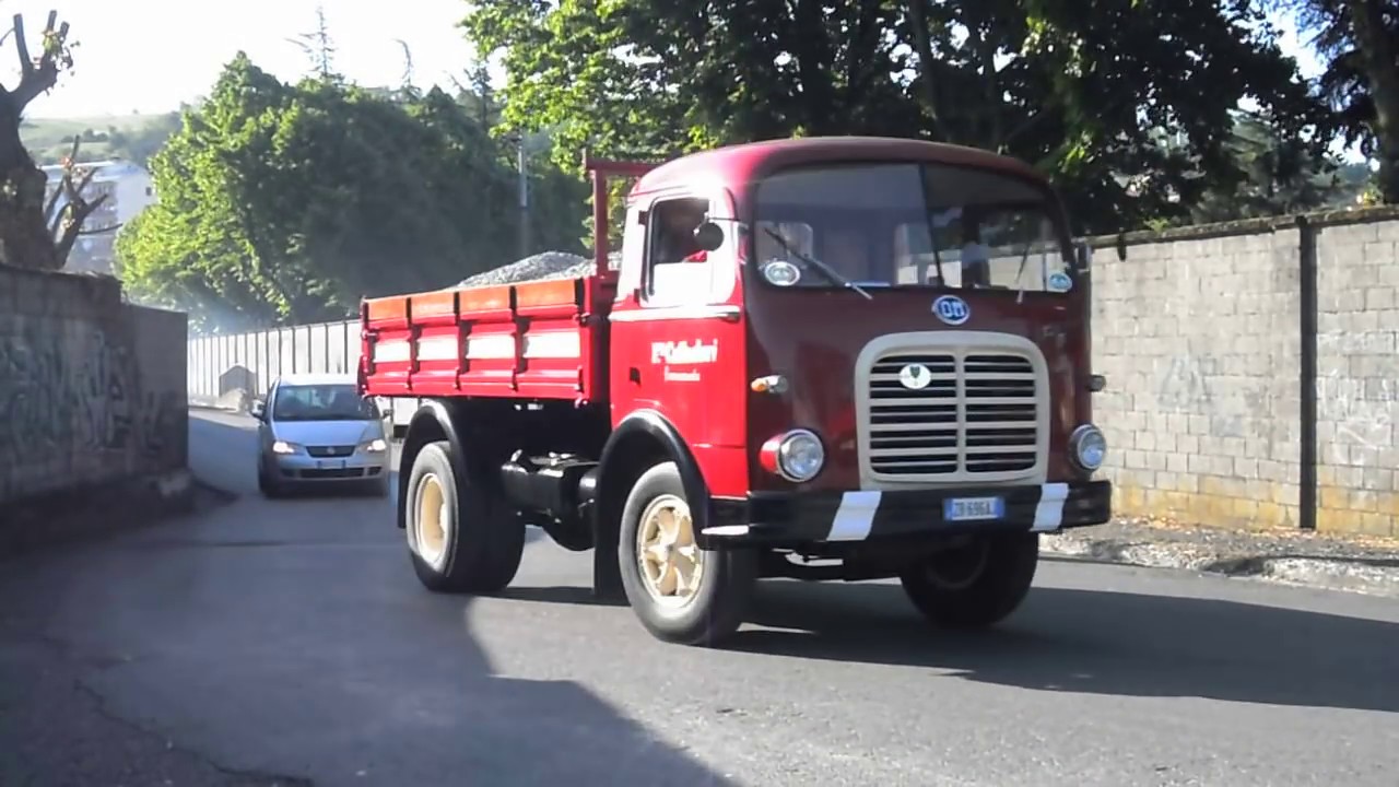 Sfilano i camion storici, Rievocazione storica Passo della Cisa. Domenica 23/04/2017