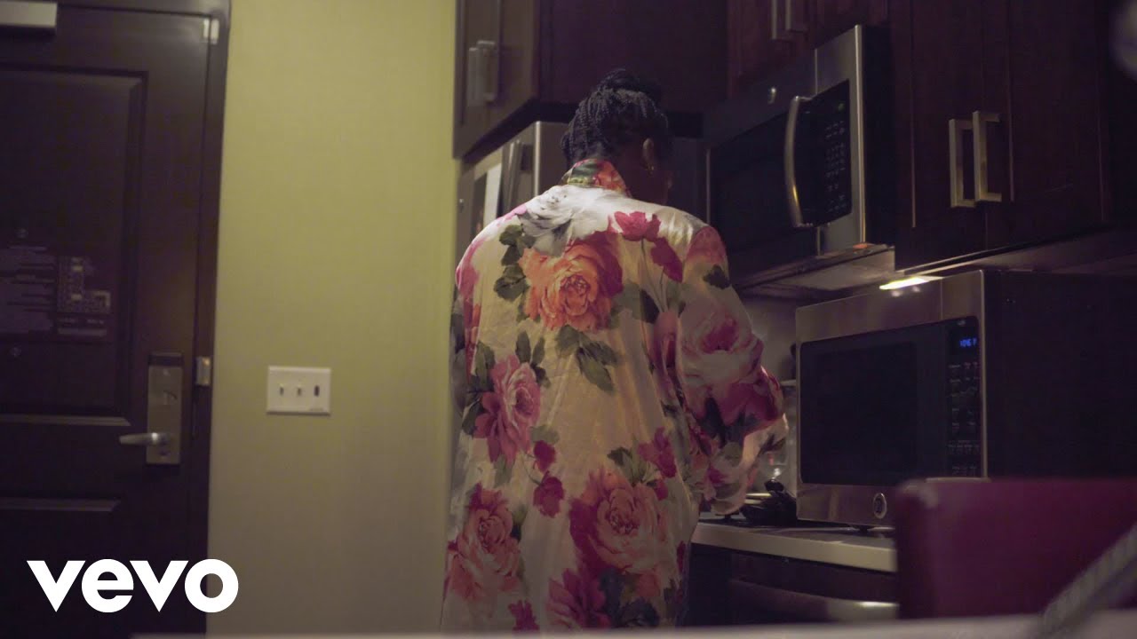 Mz. Suga - I CANT WALK AWAY