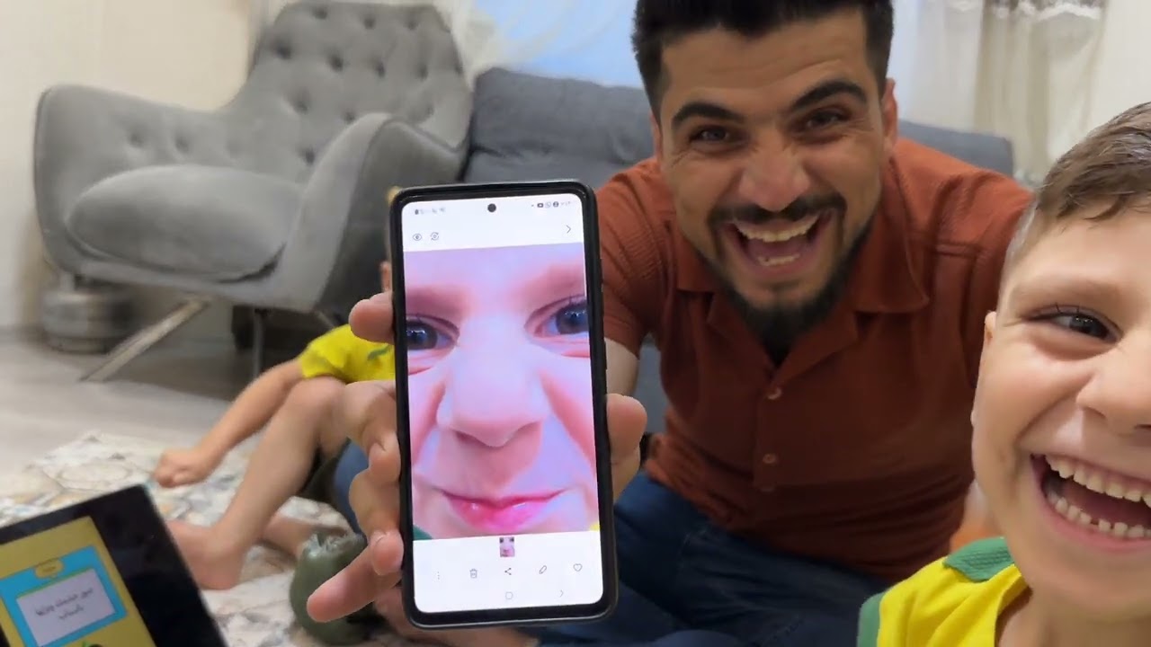 لعبة طقطقة وتحدي الأوامر معا عبودة ومهدي راح تموتو ضحك😂😅