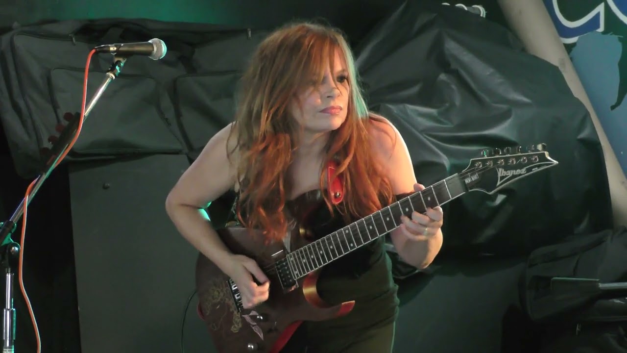 DRIVE plays LOCOMOTIVE BREATH by JETHRO TULL / SATCH BOOGIE by JOE SATRIANI                at COUZIN
