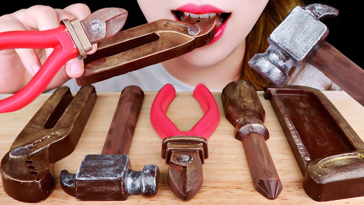 ASMR EDIBLE TOOLS *HAMMER, DRIVER, PLIERS, NIPPER, SAW 먹는 공구 먹방 CHOCOLATE  EATING SOUNDS MUKBANG 咀嚼音
