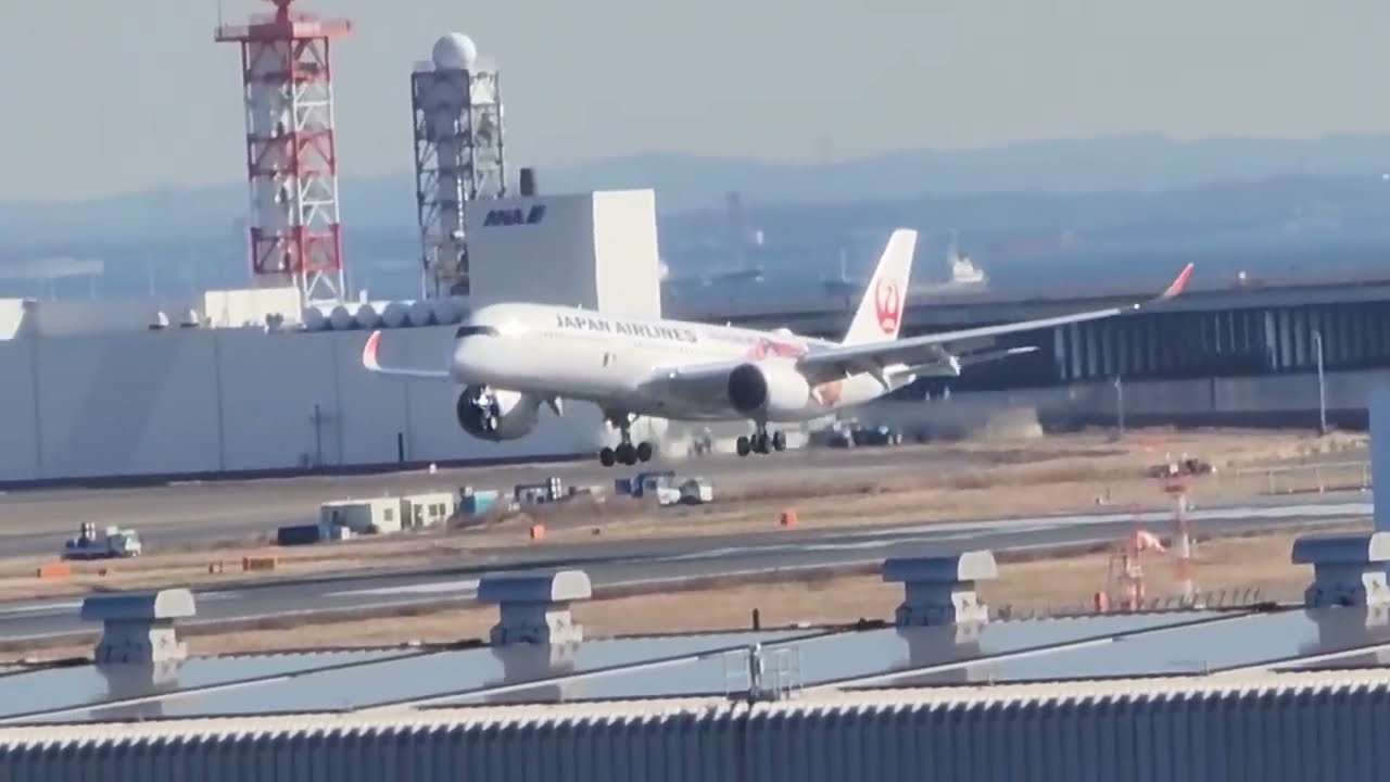 Japan A350 Landing at Tokyo Haneda