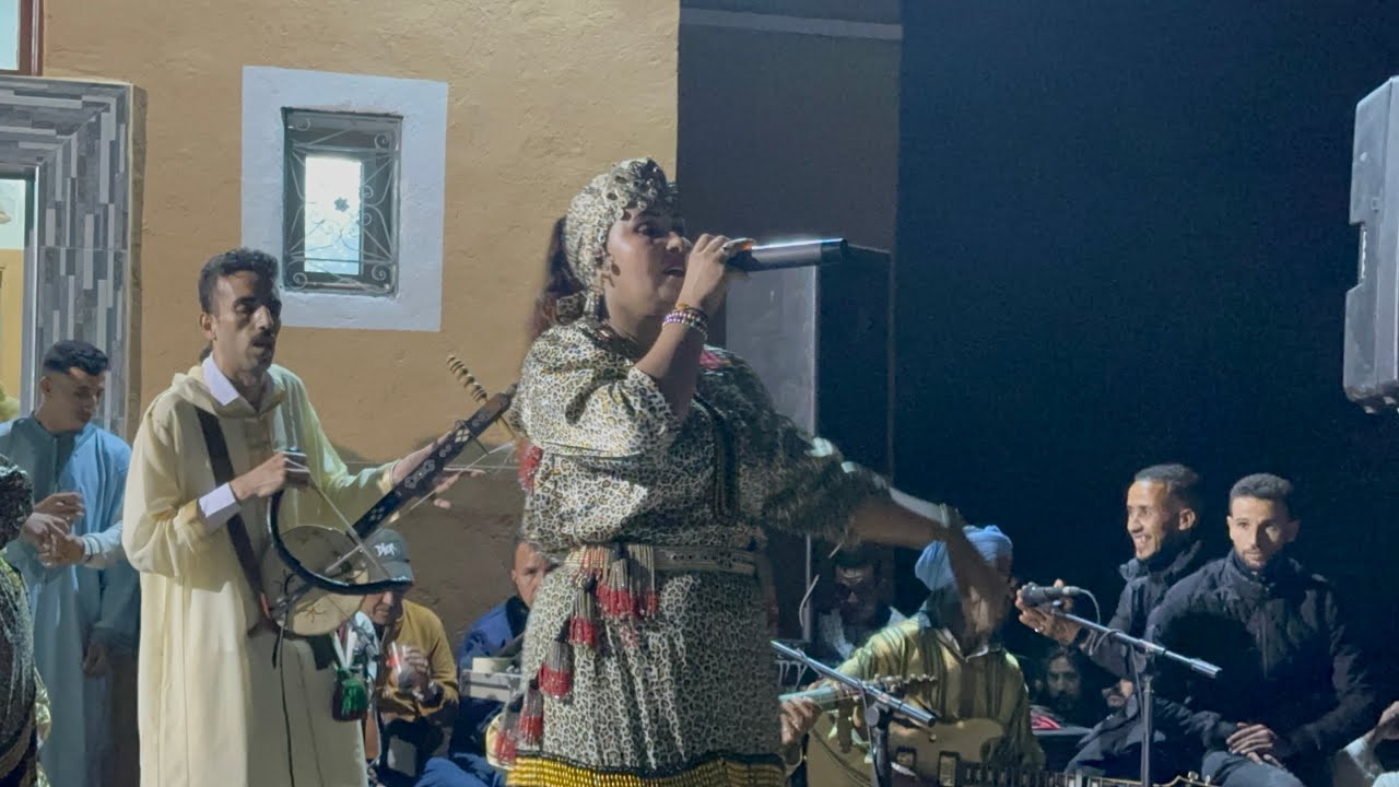 الفنانـة فاطمة تمراكشيت في حفل زفاف 