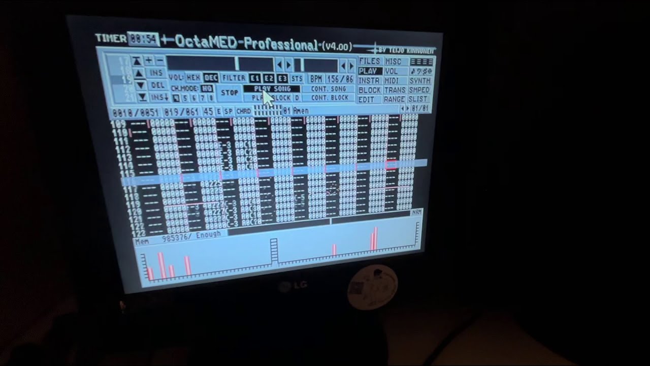 Move Ya Body (Amiga 1200 + Akai s950)