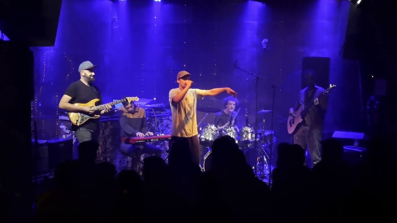 AzudemP -  Family (live @Postgarage)