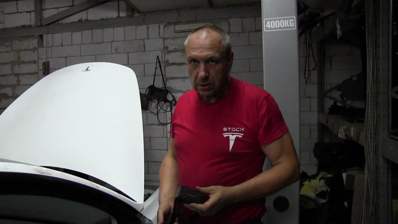 Как снять сиденье с нерабочей машины (не работает электроника) Tesla Model 3.