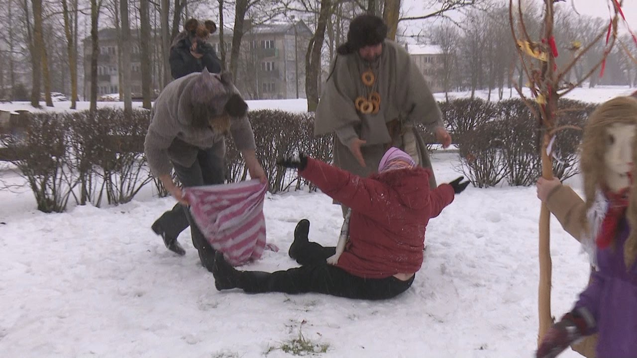 Rotaļas un jautras izdarības Meteņdienas pasākumā Atašienē