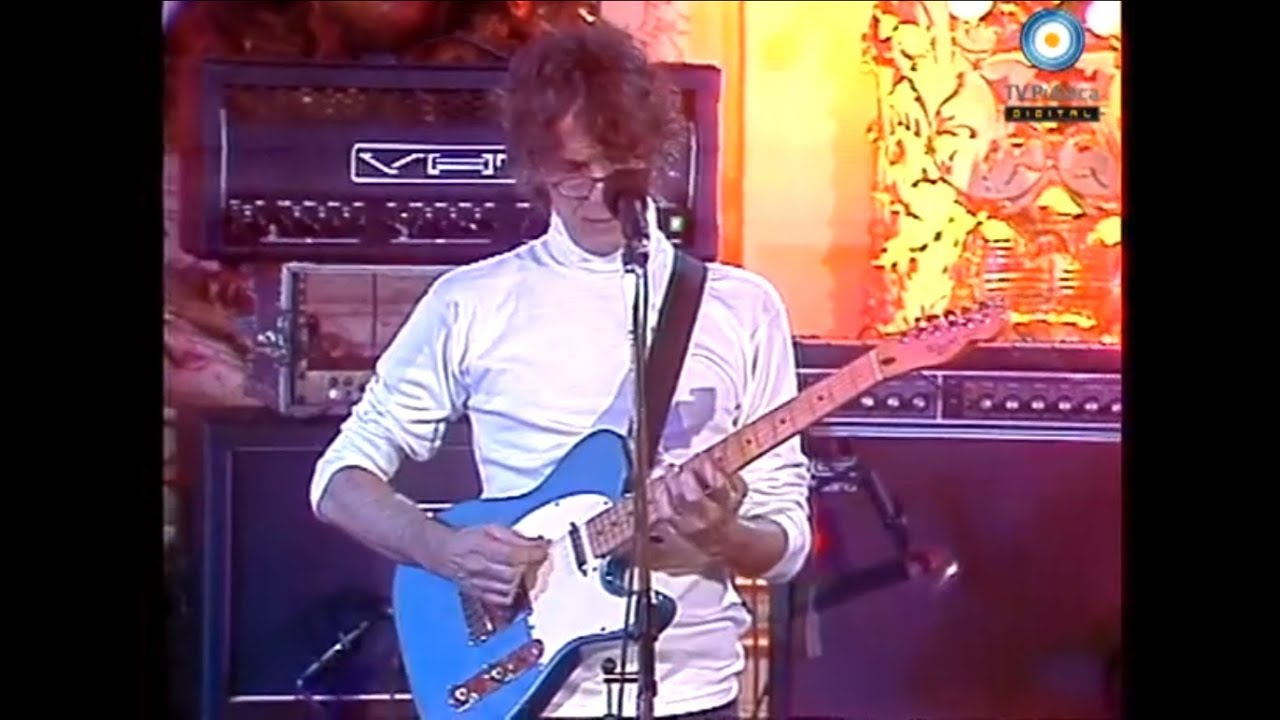 Luis Alberto Spinetta en Casa Rosada - 04-03-05 (1 de 2)