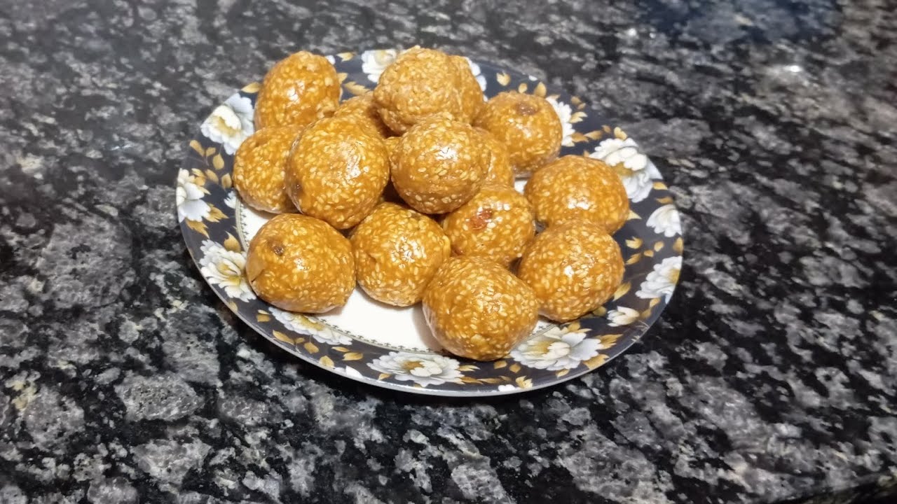 Makar Sankranti per banaaiye til ke laddu