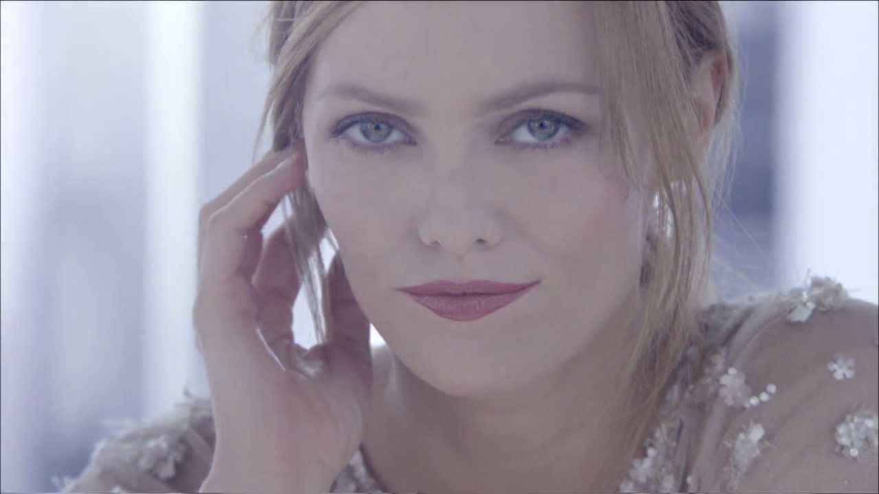 ROUGE COCO by Jean-Baptiste Mondino with Vanessa Paradis &ndash; CHANEL Makeup